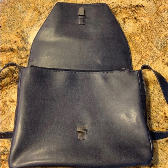 Navy leather crossbody bag - Picture 7 of 8